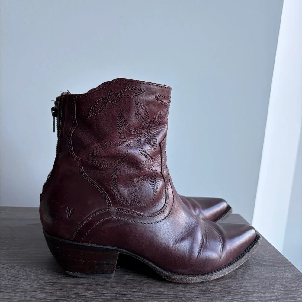 Frye Billy Short Embroidered Western Boots - Picture 4 of 7